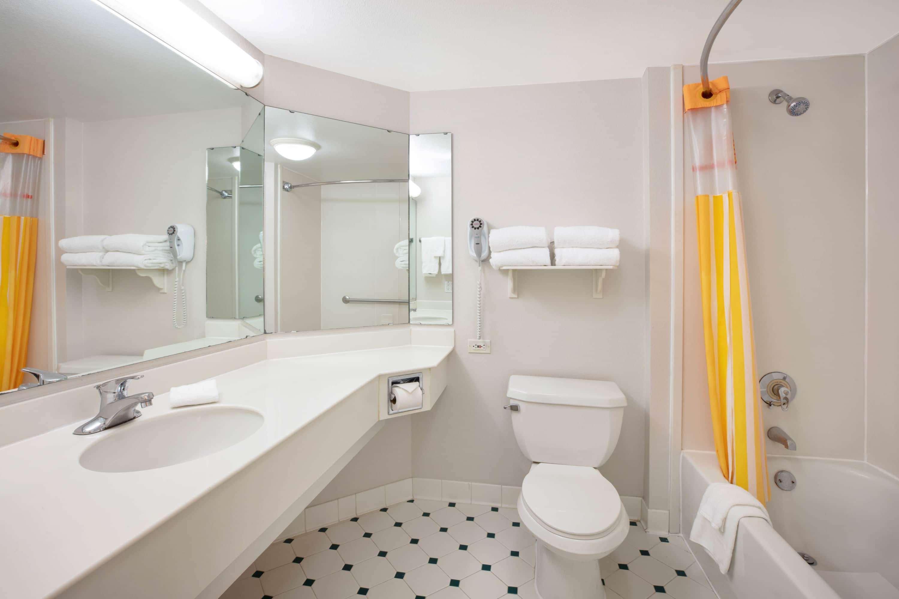 La Quinta Inn And Suites By Wyndham, אוקלה מראה חיצוני תמונה
