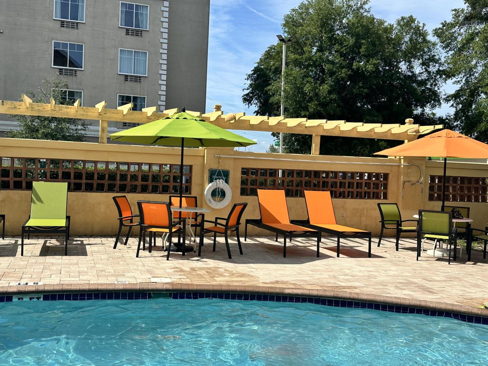 La Quinta Inn And Suites By Wyndham, אוקלה מראה חיצוני תמונה